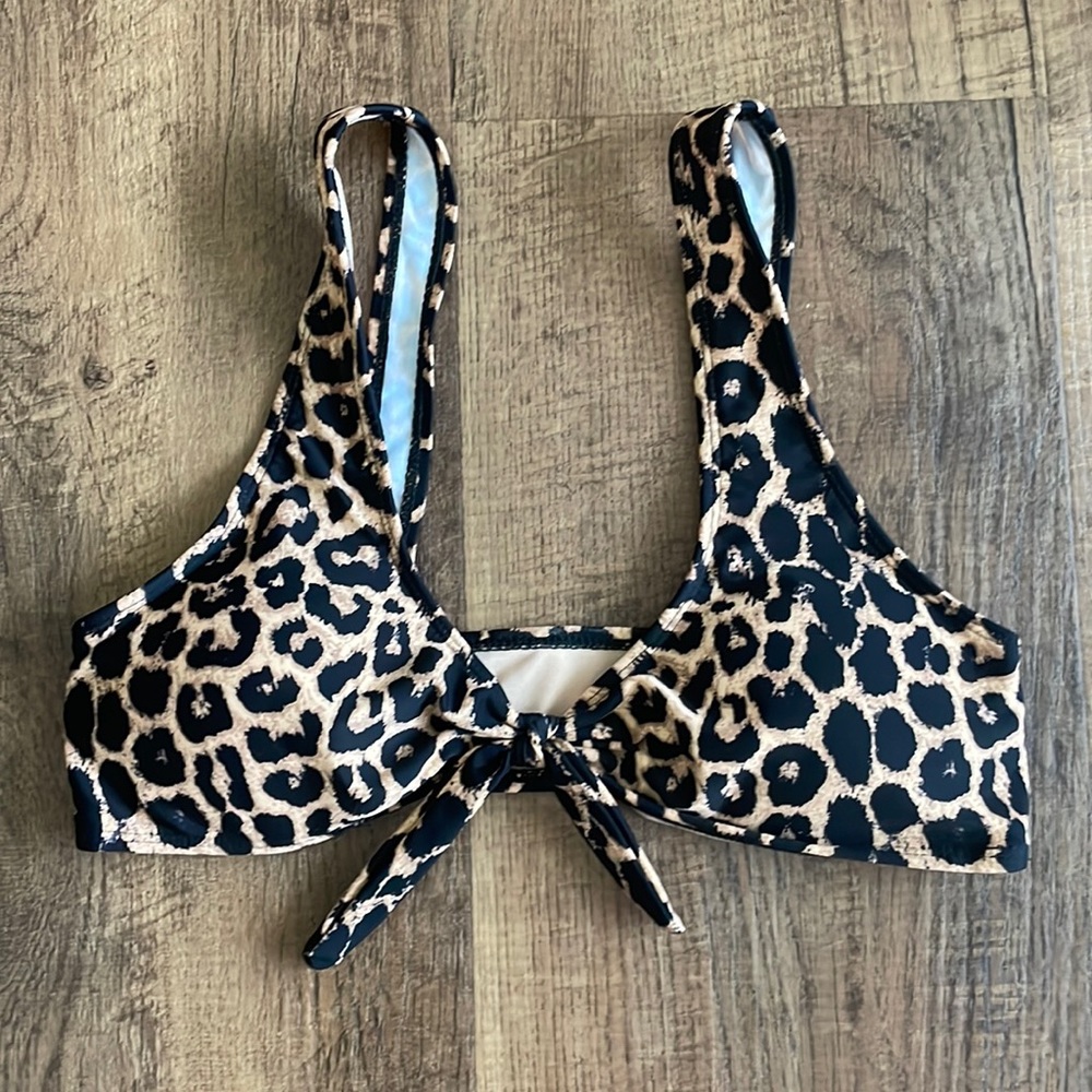 Cheeta Bikini top (size M) with front tie Cabana del Sol lightly padded